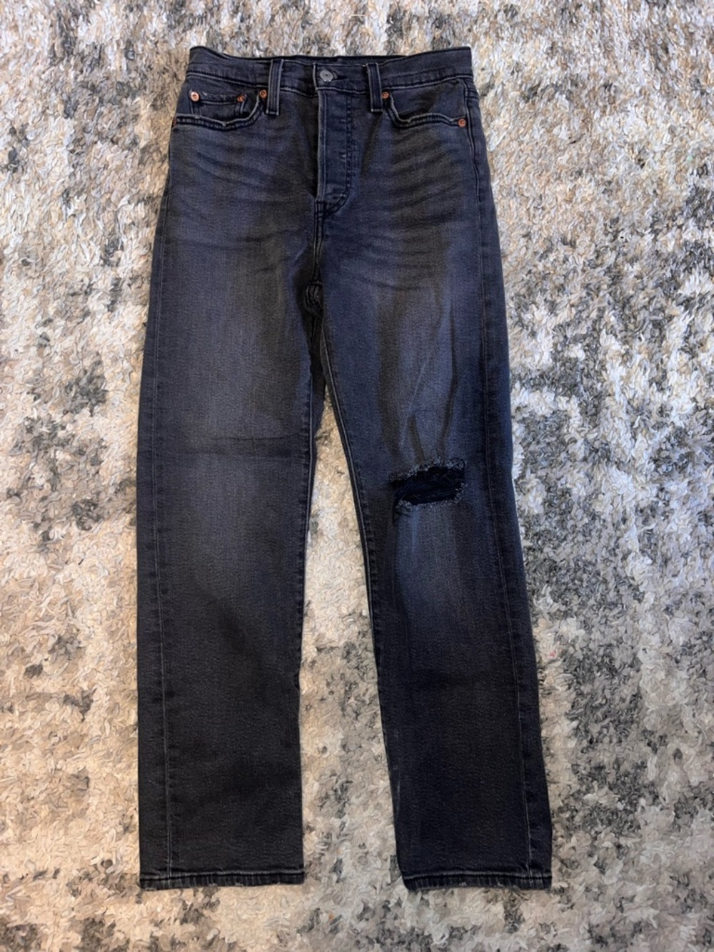 Levi's Women's Black Straight-Leg Jeans with Knee Distress size 26 28